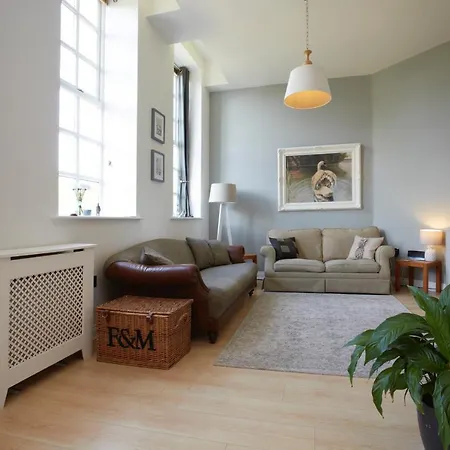Pass The Keys Smart And Modern Flat With Parking
