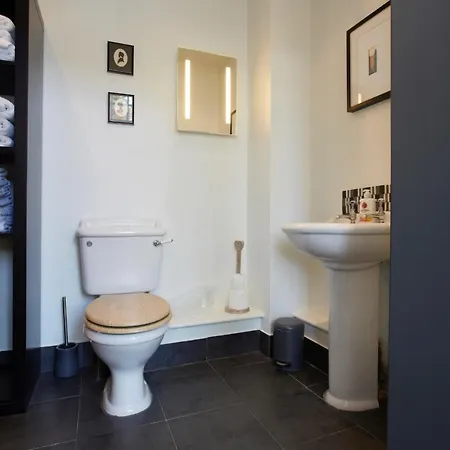 Pass The Keys Smart And Modern Flat With Parking Appartamento